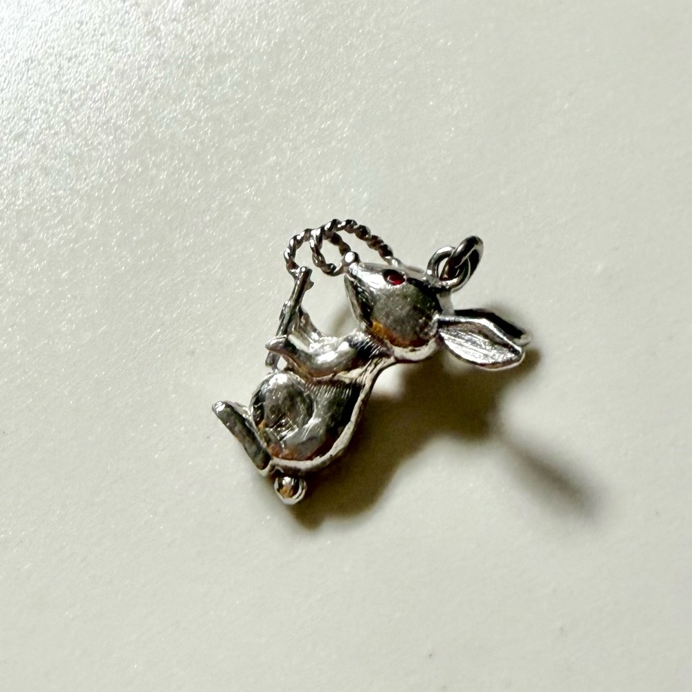Vintage Sterling Silver Wells Bunny Charm - Picture 7 of 9